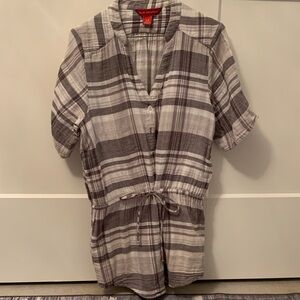 Casual Plaid Button Down Shirt - Grey and White